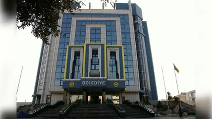 Buca Belediyesi’nde çalışanlar iş durdurma kararı aldı 