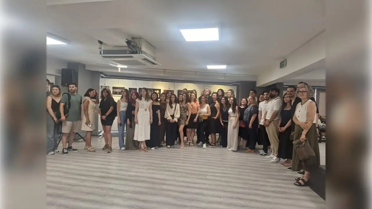 DEÜ öğrencilerinden 50. yıla özel karma sergi haberinin görseli