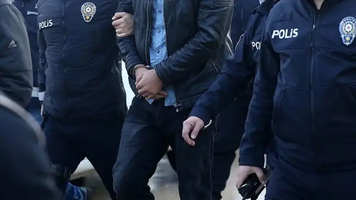 FETÖ'nün Kara Kuvvetleri yapılanmasına operasyon: 7 gözaltı