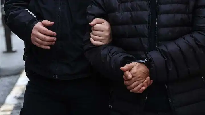 Hastaların ameliyat tarihini öne çekme vaadiyle haksız kazanç sağladılar: 11 kişi yakalandı