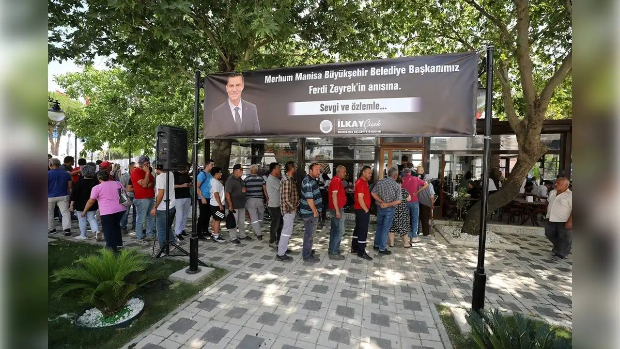 Menderes’te Ferdi Zeyrek anısına lokma  haberinin görseli