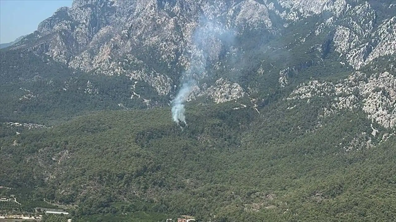Antalya Beydağları Milli Parkı’nda orman yangını: Müdahale sürüyor haberinin görseli