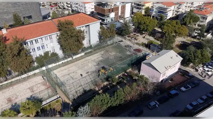 Balçova Belediyesi kendi imkanları ile spor tesisleri yeniledi