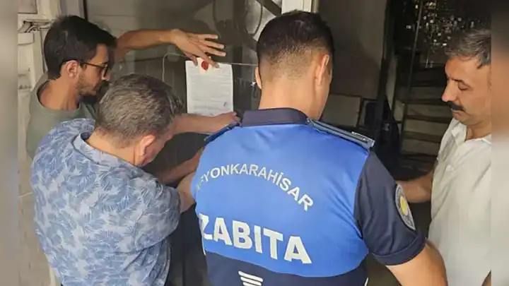 Basın özgürlüğüne büyük darbe: Afyonkarahisar Belediyesi, Kocatepe gazetesinin binasını mühürledi!