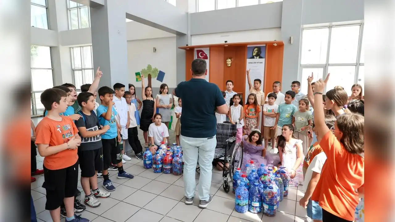 Buca’da plastik kapaklar engelli vatandaşlar için toplanıyor haberinin görseli