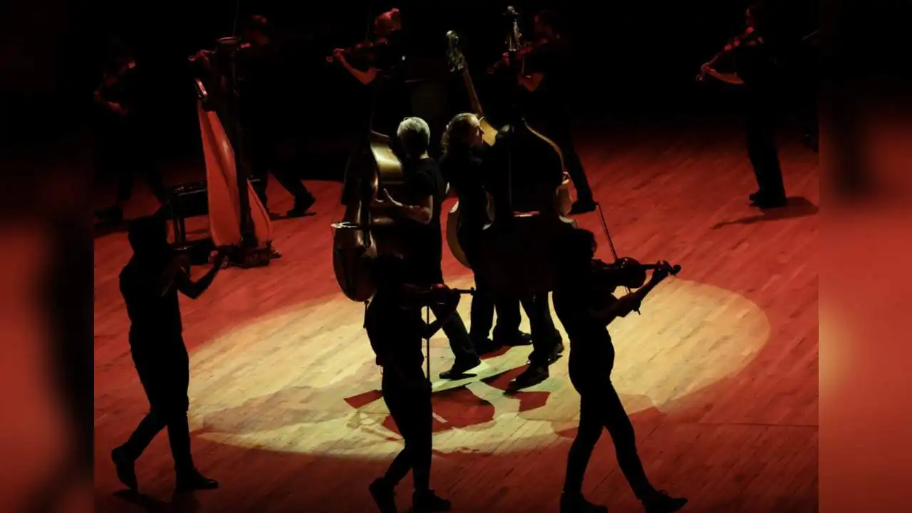 Geneva Camerata İzmirlilere unutulmaz gece yaşattı! haberinin görseli
