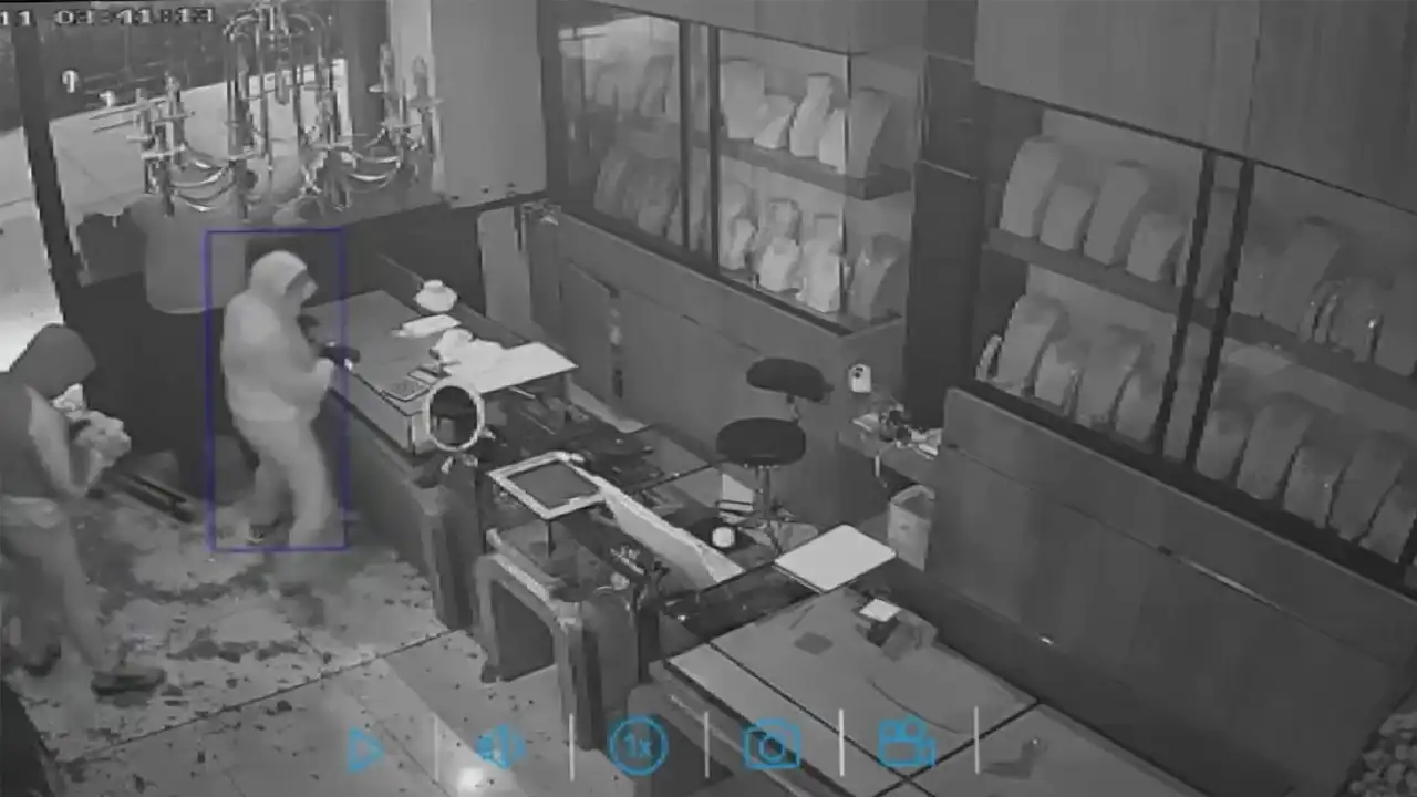 İstanbul’da 3 dakikada 3 milyonluk vurgun yaptılar: Hırsızlık anları kamerada haberinin görseli