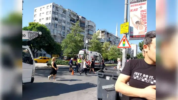 İzmir Üçyol’da kaza: Arabanın çaptığı kadın hastaneye kaldırıldı