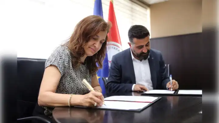 Karşıyaka’da sağlıklı kentleşme için protokol imzalandı