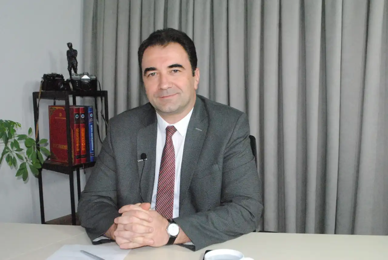 Kocatepe Gazetesi’nin sahibi Sezer Küçükkurt kimdir? haberinin görseli
