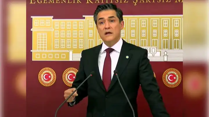 Buğra Kavuncu: Taşıyabilecekseniz makamlara oturmalısınız