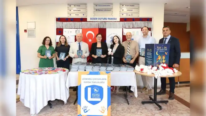 DEÜ’de Lösemiyi yenen çocuklardan anlamlı kitap hediyesi