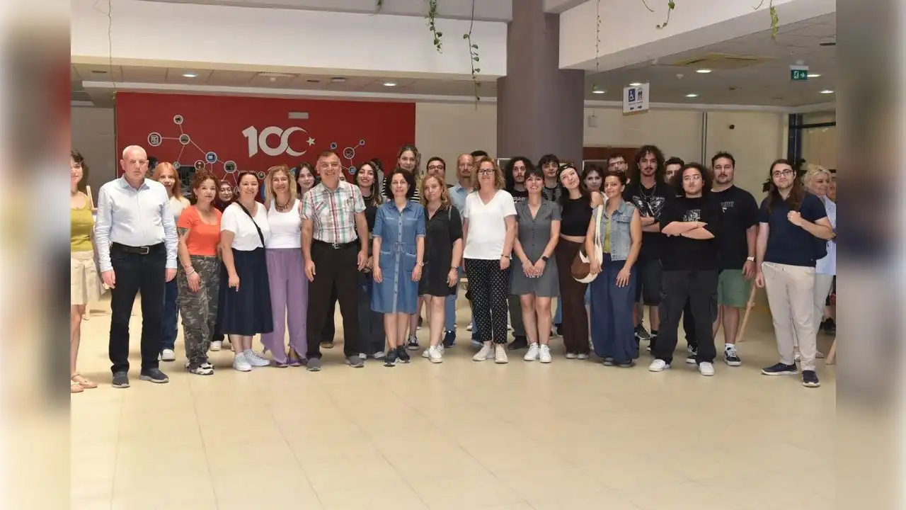 EÜ'de İzmir’in Değerleri Fotograf Sergisi haberinin görseli