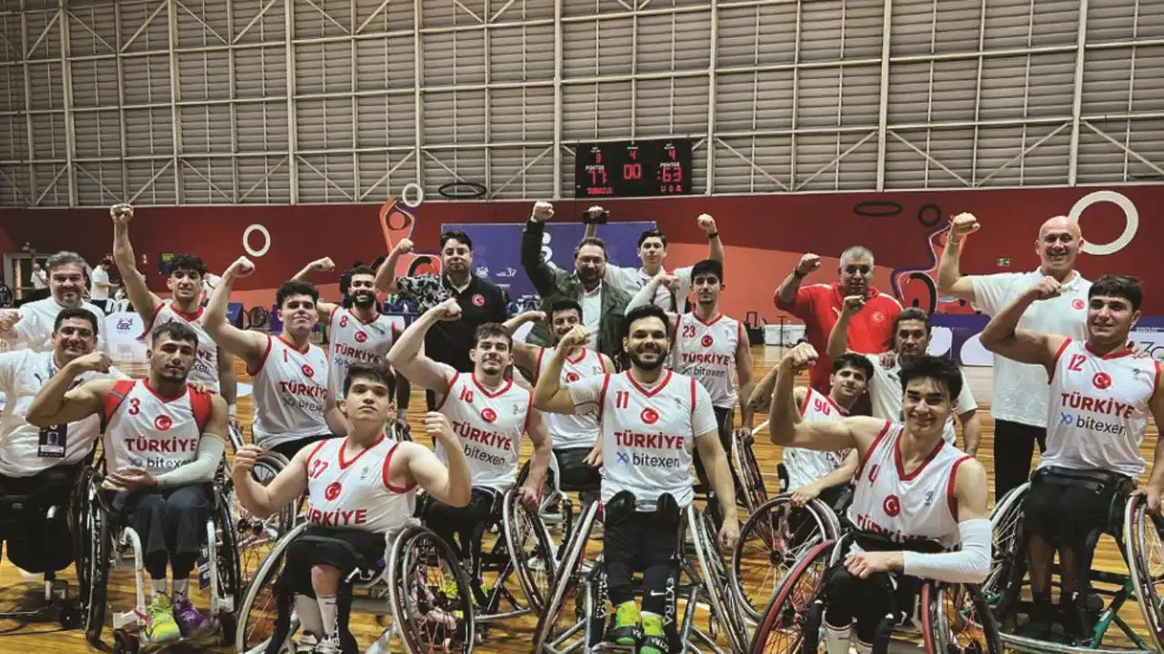 İzmir’in gururları yarı finalde haberinin görseli