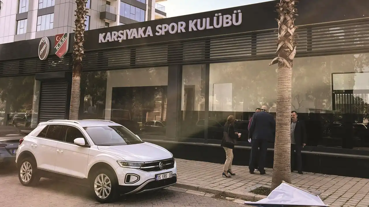 Karşıyaka, kulüp binasından oldu: Bina boşaltılıyor haberinin görseli