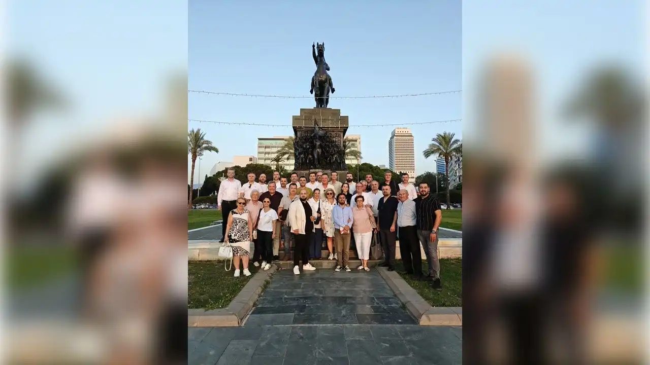 Memleket Partisi İzmir örgütü olağanüstü gündemle toplandı haberinin görseli