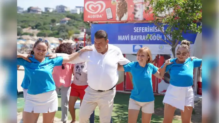 Seferihisar'da Mavi Bayraklı Akkum Plajı'nda çevre şenliği!