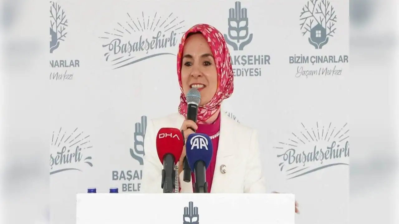 Bakan Göktaş, Bizim Çınarlar Yaşam Merkezi'nin açılışına katıldı haberinin görseli