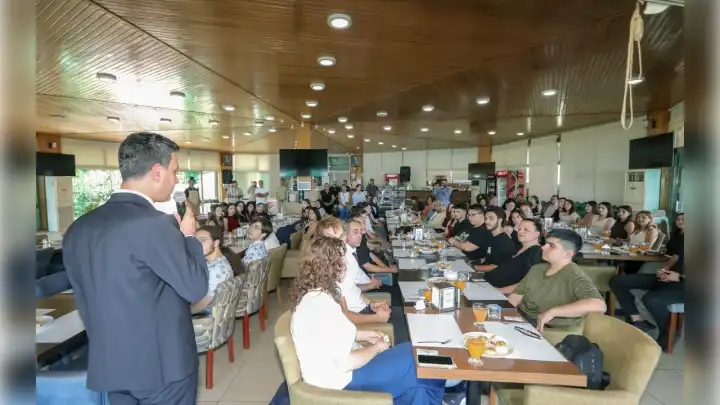 Bayraklı Belediyesi’nden YKS öncesi öğrencilere moral desteği