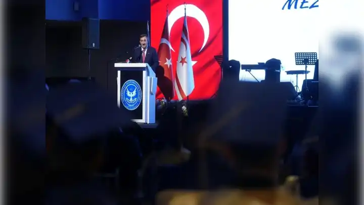 Cumhurbaşkanı Yardımcısı Yılmaz, KKTC’de Akdeniz Karpaz Üniversitesi mezuniyet törenine katıldı