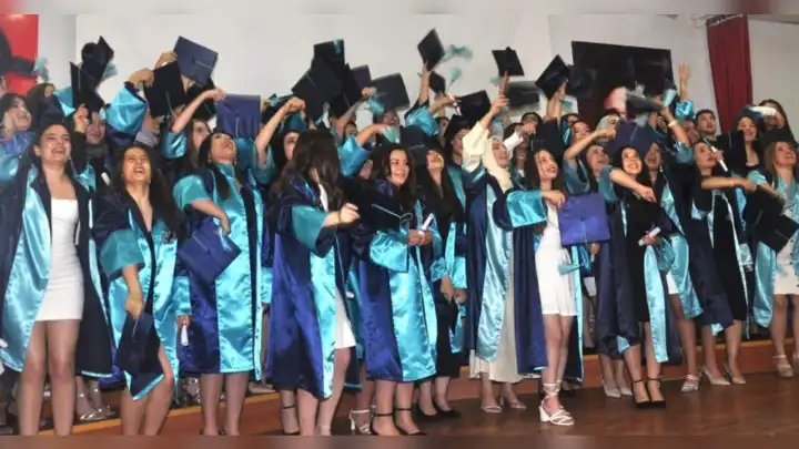 Ege Üniversitesi Ödemiş Sağlık Bilimleri Fakültesi mezuniyet töreni coşkuyla gerçekleşti