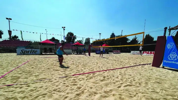 İzmir’de voleybol şöleni 