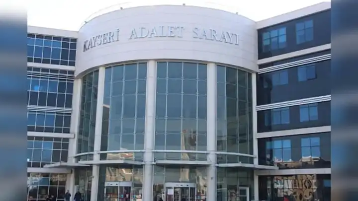 Kayseri adliyesinde olay: Çantasındaki tabancayla adliyeye girmek üzereyken yakalandı!