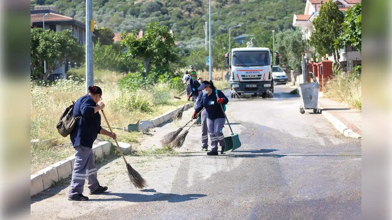 Narlıdere Belediyesi’nden yaz temizliği seferberliği haberinin görseli