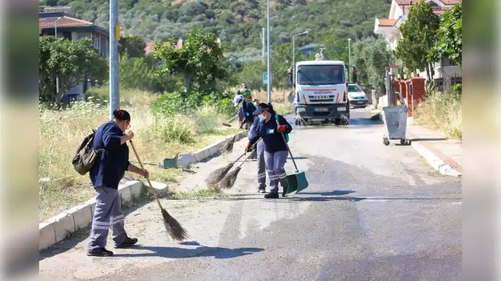 Narlıdere Belediyesi’nden yaz temizliği seferberliği