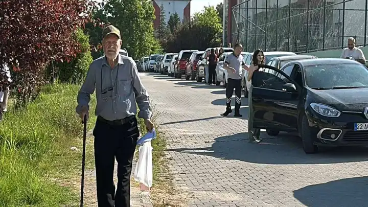 81 yaşındaki aday 8’inci kez YKS’ye girdi!