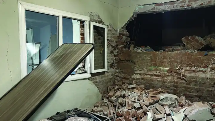 İzmir haber: Evleri başlarına yıkıldı