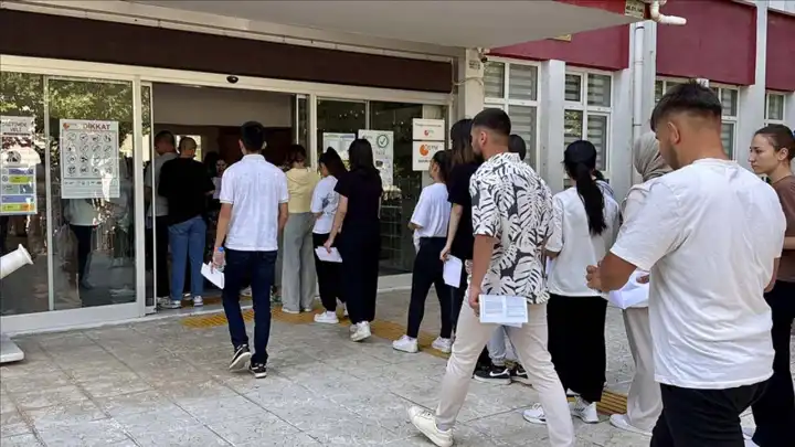 AYT maratonu başladı: İkinci oturumda 1,7 milyon aday ter döküyor
