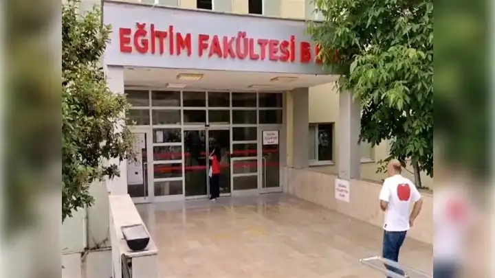 Sınava geç kaldı, sinir krizi geçirip hastaneye kaldırıldı