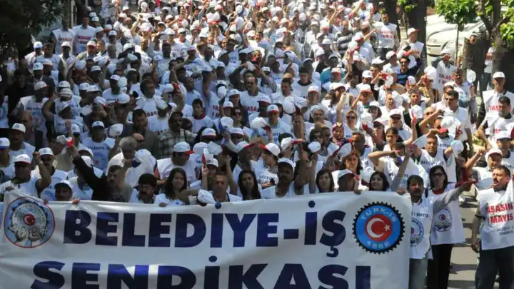 Büyükşehir’de gündem yine işçiler: Belediye-İş tam kadro İzmir’de
