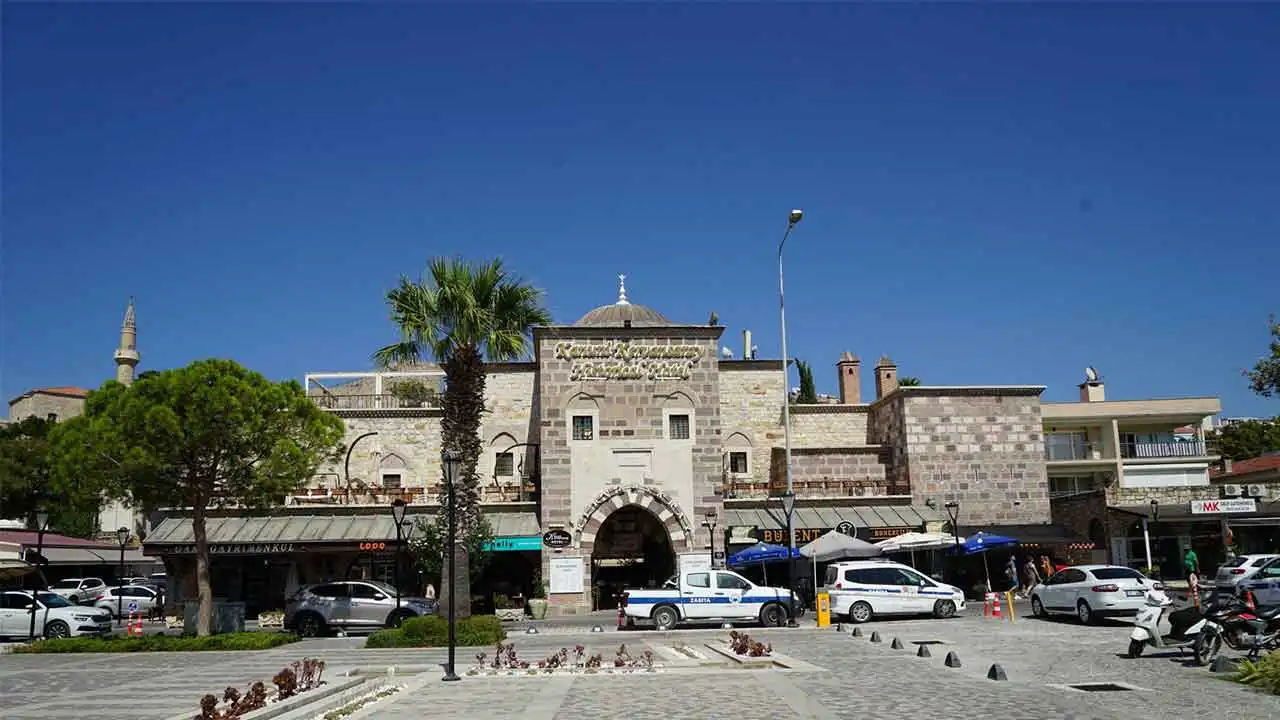 Çeşme’de kiralık Kervan Saray haberinin görseli
