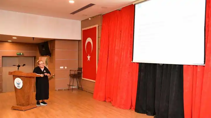 Çiğli'de bağımlılıkla mücadelede semineri