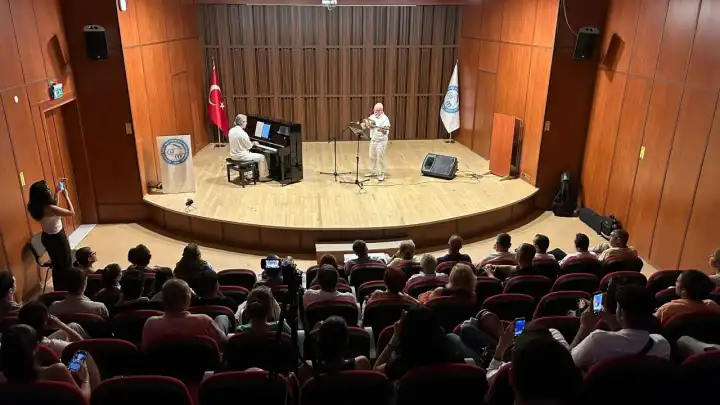 Ege’de Piyano ve Tar Dinletisi 