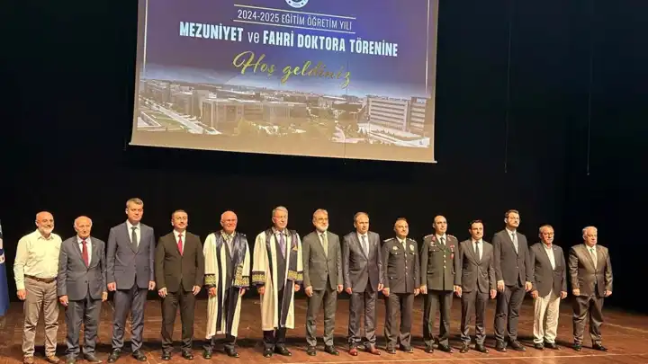 Hulisi Akar'a fahri doktora!
