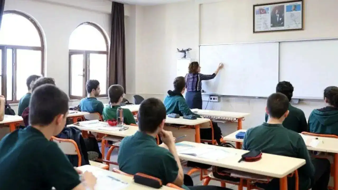 Ortaokul kayıtları ne zaman başlıyor? 2025-2026 MEB ortaokul kayıtları nerede ve nasıl yapılır? haberinin görseli