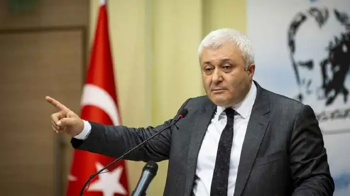 Vekil Özkan’ın, Bahar Feyzan’a açtığı dava sonucunda Feyzan’a yakalama kararı çıktı