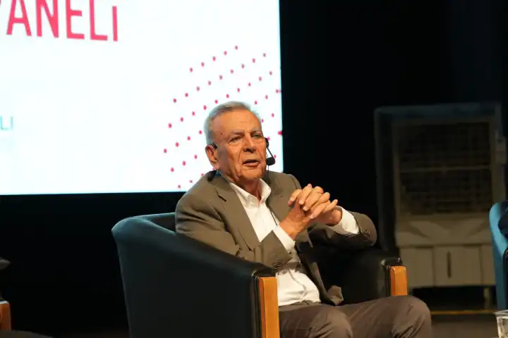 Aziz Kocaoğlu, Torbalı’da  kooperatifleşme ve yerel kalkınmayı anlattı