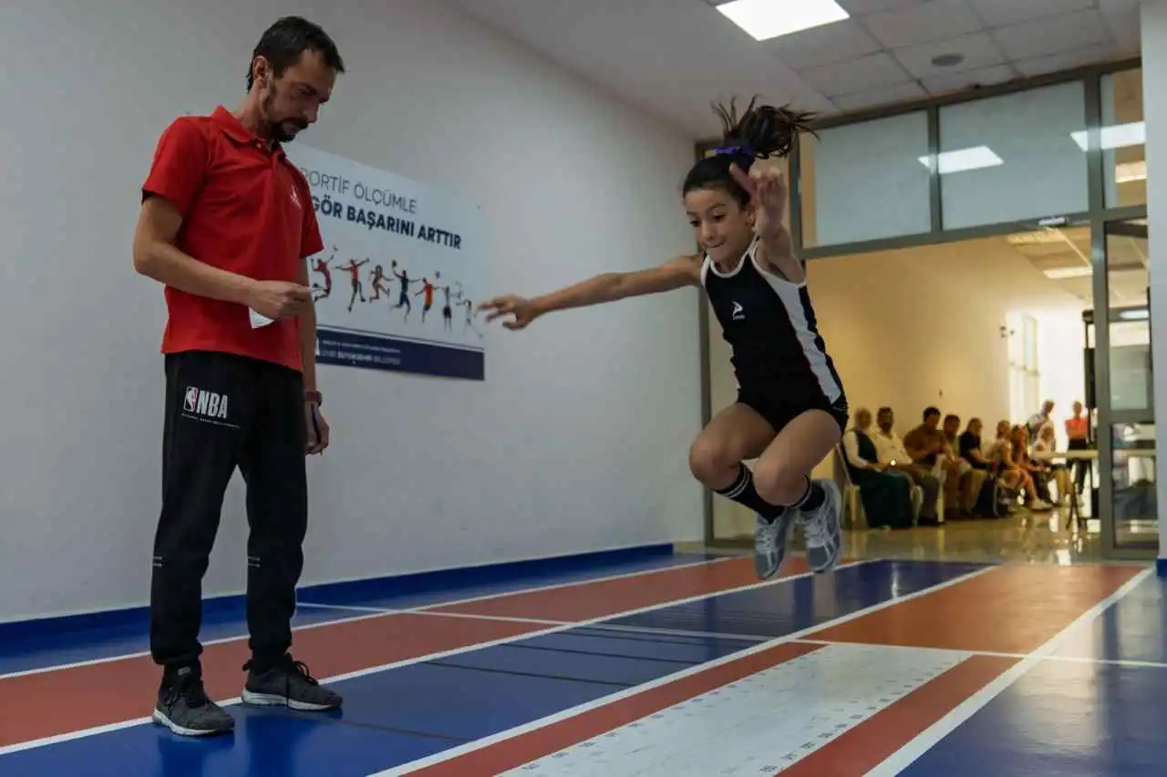 Büyükşehir’den spora tam destek: Geleceğin şampiyonları İzmir’de yetişiyor haberinin görseli