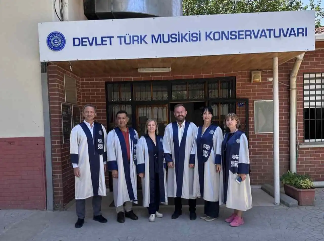 Ege Üniversitesi Türk Halk Oyunları Doktora Programı ilk mezununu verdi haberinin görseli