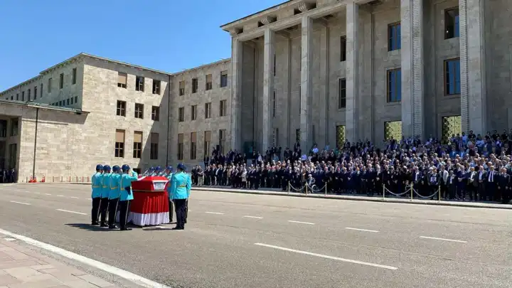 Kalp krizinden hayatını kaybeden İsmail Bilen için TBMM'de tören düzenlendi
