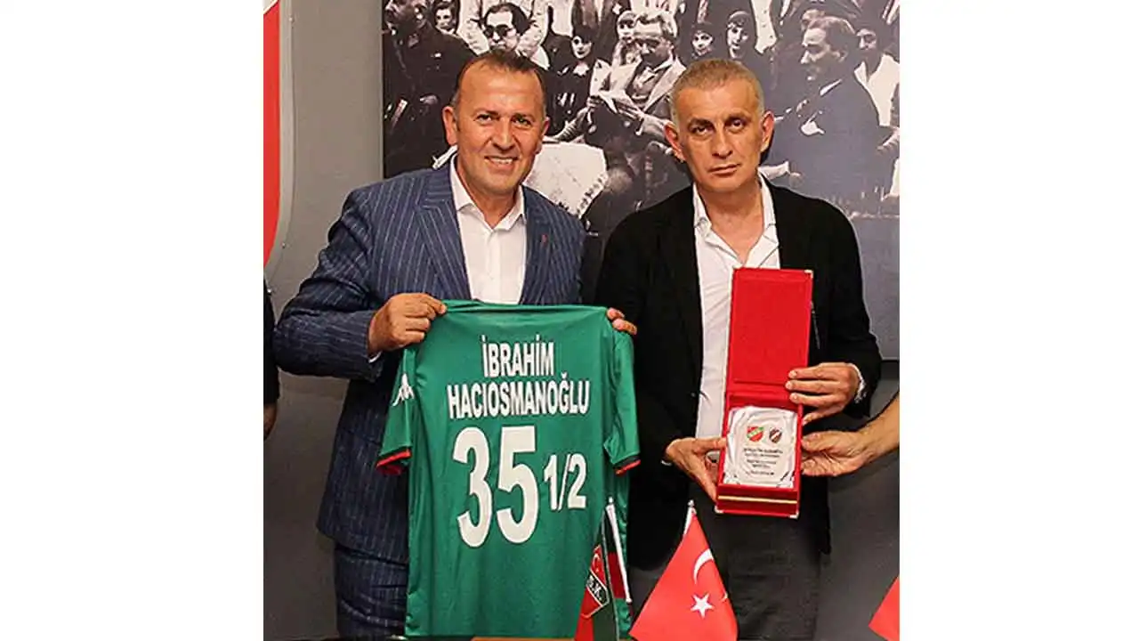 Karşıyaka'da Mehmet Karal temkinli ve kararlı haberinin görseli