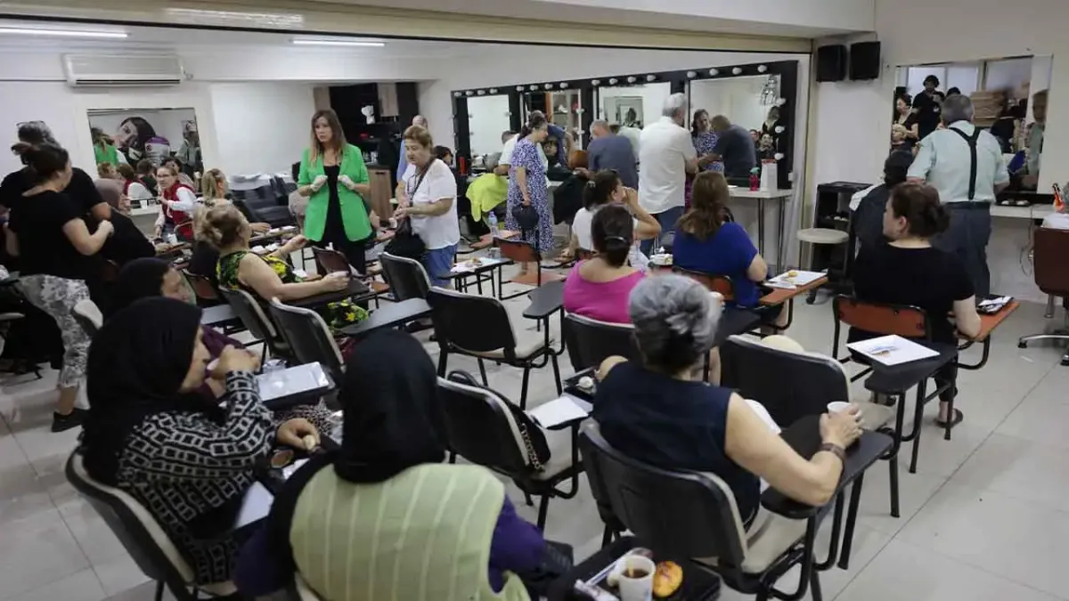 65 yaş üstü Konaklı kadınlara ücretsiz kuaför hizmeti haberinin görseli