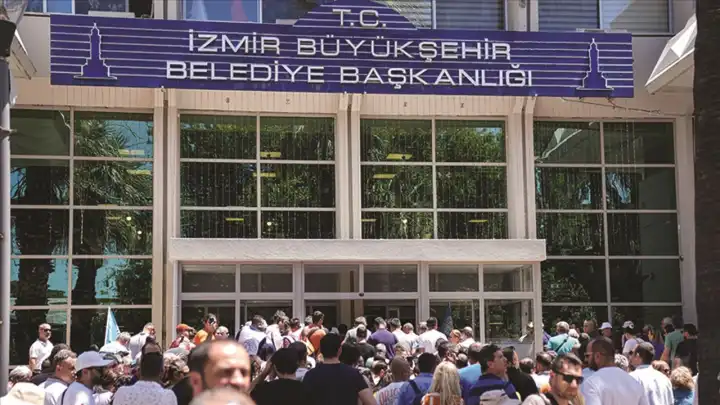 Büyükşehir’de işten çıkarmalar sürüyor: Çok sayıda işçi işten çıkarıldı