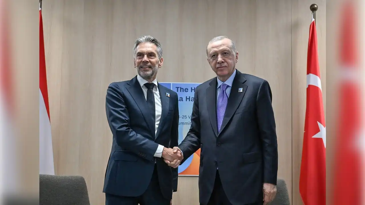 Cumhurbaşkanı Erdoğan Hollanda Başbakanı Dick Schoof’u kabul etti haberinin görseli