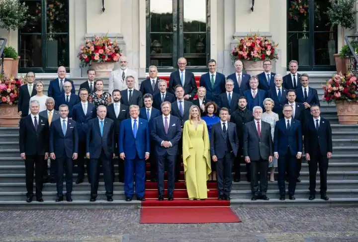 Cumhurbaşkanı Erdoğan, NATO Zirvesi’nde liderlerle görüştü