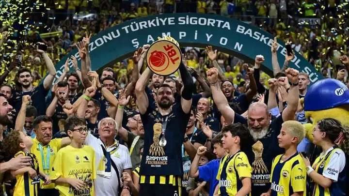 Fenerbahçe Beko 12. kez Basketbol Süper Ligi Şampiyonu!